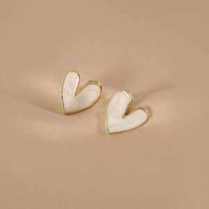Khuyên tai Bông tai nữ đinh tán trái tim đá tráng men phong cách retro kiểu Pháp cao cấp sang trọng tinh tế màu trắng vàng nhẹ nhàng độc đáo thời trang cổ điển KT-166