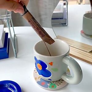 Cốc Sứ Hoa Cúc Có Nắp Tặng Kèm Thìa Bông Hoa Thích Hợp Cafe Văn Phòng Tặng Quà