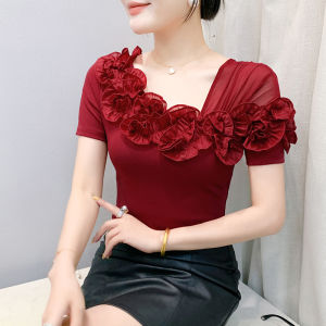 YIMEI เสื้อคอวีผ้าระบายขอบดอกไม้แฟชั่นใหม่สำหรับฤดูร้อน2025เสื้อคอวีสีแดงเสื้ออเนกประสงค์ผ้าตาข่ายแขนสั้นเปิด cotton แขนสั้น เสื้อยืดผู้หญิง