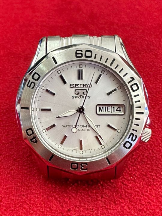 Seiko 5 water store resistant 100m