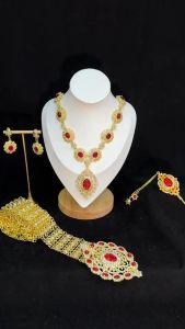 ชุดเครื่องประดับไทย เครื่องประดับชั้นดี ซีแซด ชุดCZ สร้อยคอ ต่างหูหัวเข็มขัดมีหลายสี