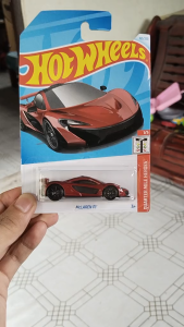 Hot Wheels McLaren P1 Đỏ Quarter Mile Heroes 1/5 - Xe Mô Hình 1:64 Mattel 165/250