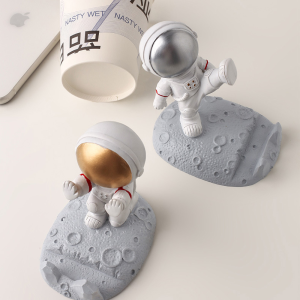 Hot selling astronaut creative desktop ornaments cute astronaut lazy drama chasing artifact mobile phone holder⚡PH deliveryIn stock⚡