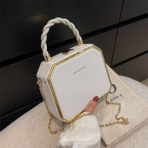 Simple Western Style Womens Handbag Box Shape Premium Quality Crossbody Bag Elegant Chain Detail Saddle Bag