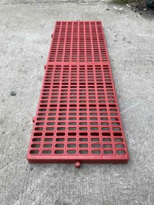 1pc PLASTIC MATTING 1x3ft-1.2kg. HEAVY DUTY FLOOR MATT for (DOGCATPIGRABBITPOULTRYANIMALS)