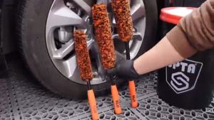 แปรงล้างล้อ แปรงขัดล้อ ขนสัตว์ wheel cleaning brush wool ทนสารเคมี ถนอมแม็กซ์ ด้ามยาวถนัดมือ