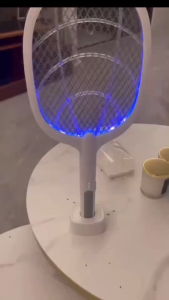 ไม้ตียุงไฟฟ้า ไม้ช็อตยุง พร้อมสายUSBและแท่นวาง ป้องกันมือจากการช๊อตยุง แบบตั้งโต๊ะ 2in1