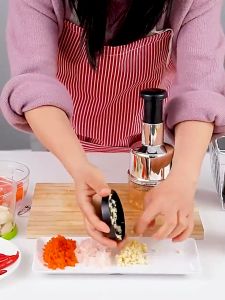 ที่สับกระเทียมแบบกด หัวหอม พริก ผักต่างๆ บด หั่น ซอย อเนกประสงค์ พร้อมส่ง