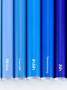 สติ๊กเกอร์ตกแต่งผนัง PVC กันน้ำ สีฟ้าอ่อน สีฟ้าอ่างเก็บน้ำลึก สติ๊กเกอร์ตกแต่งผนังสำหรับห้องเรียนของเด็กอนุบาล