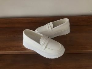 Size 35-40 Womens Fashion Nurse Shoes White Soft Soled Sneakers Thick Soled Slip-Ons Leather Shoes