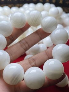 Natural High Ice Transparent Large Shell Bracelet Fashionable Un Real Photography Luxury Stylish Jewelry Accessory