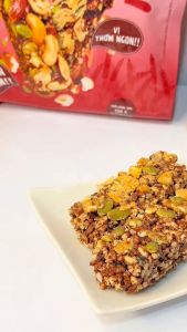 Combo 3 gói bánh gạo lứt hạt dinh dưỡng mix ăn vặt WADA 3 gói x 150g