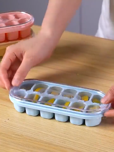 12 Grid Silicone Ice Cube Molder Trays Ice Jelly Mold Maker with Lid Fruit Ice Grid Molder for Whisky Cocktail