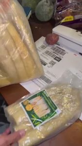 หน่อไม้ถุง1กิโลกรัม หน่อไม้อัดถุง หน่อไม้ซิ่ง หน่อไม้รวก หน่อไม้รวกเผาอัดถุง หน่อไม้นึ่ง หน่อไม้นึ่งสุก หน่อไม้นึ่งอัดถุง หน่อไม้ธรรมชาติ หน่อไม้อัดถุงวิถีชาวบ้าน เก็บได้นานเป็นปี ไม่ใส่สารกันบูดมีราคาส่ง