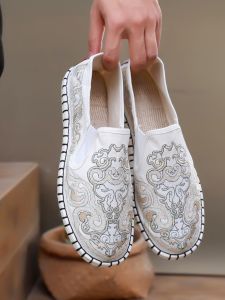 Handmade Embroidered Beijing Opera Face Mask Mens Soft Bottom Slip-On Shoes Breathable Casual Shoes Flat Heel Comfortable Footwear