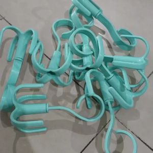 Gantungan Putar 4 Kait 360 Derajat Serbaguna / Cantelan Lemari 4 Cakar Rotatable 360° / Hanger Untuk Gantung Baju Syal Dasi Tas Sabuk Sepatu Topi Multifungsi