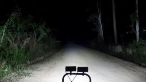 (จัดส่งฟรี) 2ชิ้น 300W ไฟสปอร์ตไลท์ ไฟหน้ารถ ไฟท้าย ไฟตัดหมอกรถ สำหรับรถยนต์ รถจักรยานยนต์ รถมอเตอร์ไซต์ รถไถ รถตู้ รถบรรทุก รถสิบล้อ เรือ 12V - 24V (จัดส่งจากประเทศไทย)