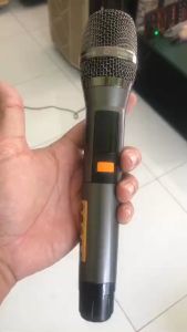 2  MICRO shuree   ugx không dây kèm  mic mạch có cắt hú vip