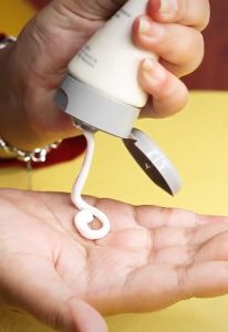 SR12 Whitening Moisturizing Cream 100ml Mencerahkan Melembabkan Kulit Cerah Lembab Aman