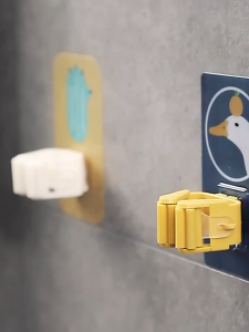 Móc dán tường giữ cây lau nhà in hình con vật 3D móc treo chổi cọ MT05