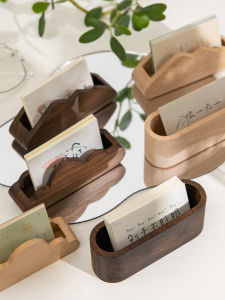 ช่องเก็บบัตรประจำตัวแบบมีฝาปิดพร้อมจัดวางบนโต๊ะทำงานจากไม้เนื้อนุ่มและหรูหราสำหรับธุรกิจระดับไฮเอนด์