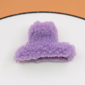 Adorable Small Plush Hair Clip for Women Autumn Winter Shark Clamp Hair Accessories Cute Furry Hair Grips Princess Style