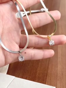 Kalung Pipih Gepeng Gold Wanita: Kelebihan & Keindahannya