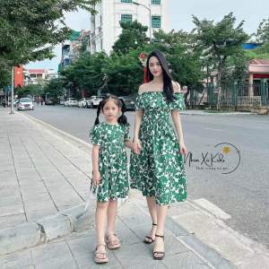 (4-64kg) Váy Mẹ Và Bé Gái Tơ Lụa Hoa Xanh Đầm Bé Gái Chất Tơ Lụa Nổi 2 Lớp V073