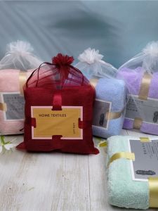 Wedding Favors Small Gift Coral Fleece Absorbent Towel 35 * 75cm Tie Card Square Towel Wine Red Wedding Towel