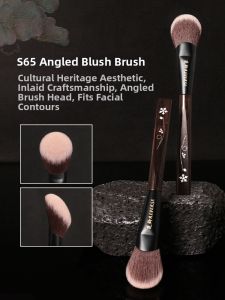 REVERSE | Youthful Slope Blush Brush Soft Portable Highlighter Brush