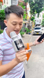 Micro hot trend Micro karaoke kèm loa H9  H9 Pro 20w kết nối đa dang pin 2500mah hát thỏa thích-cực vang siêu phẩm mới nhát