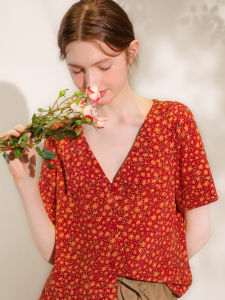 Miccbeirn | เสื้อยืดผ้าไหมมัลเบอร์รี่ฤดูร้อน คอกลมแขนสั้นลายดอกไม้ เสื้อผ้าทำงานสไตล์วันหยุดสำหรับผู้หญิง ทรงหลวม สวมใส่สบาย