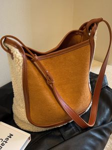 Large Capacity Lamb Wool Bag Female 2024 New Arrival Fall and Winter Retro Bucket Bag Work Clothing Suede Shoulder Messenger Bag