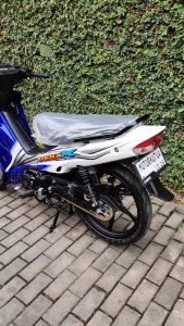 STRIPING STICKER LIS LES POLET Yamaha Vega r 2005 biru putih stiker list body standar berkualitas termurah Mahkota Stiker