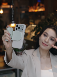 PGYTECH MagCam 2 Phone Grip + MagGlow Fill Light | Magnetic 3-in-1 Photography Kit Compatible with iPhone/ Huawei/ Xiaomi/ OPPO/ Honor