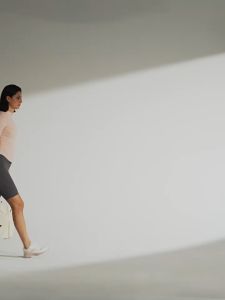 Áo khoác gió NAQI 753 tập gym chạy bộ thể thao vải gió mỏng nhẹ body chống nắng