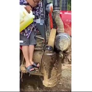 1 Phễu Rót Chất Lỏng Đa Năng Chống Tràn Cho Xe Máy - BAUHO