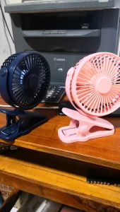 Quạt sạc điện mini kẹp bàn Quạt mini tích điện thông minh xoay 360 độ chạy êm kẹp nôi Xoay độ Đế kẹp đa năng