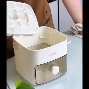 48-grid large-capacity household ice maker made of food-grade material push-type design convenient for freezing and storing ice cubes sealed and leak-proof Kotak Ais ice box