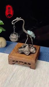 Lư hương bằng đồng hạc ngậm hoa sen lư đồng hình chú hạc lư hồng hạc xông trầm hương lư đồng chim hồng hạt lư hồng hạc phong thủy may mắn