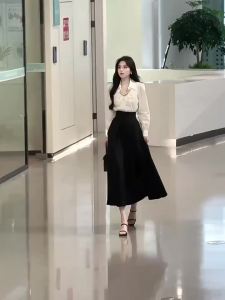 La Chapelle Junior | Chân Váy A-line Đen Đa Năng Cao Thắt Lưng