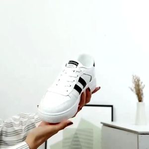 Sepatu wanita dewasa terbaru keren kekinian sepatu ala korea sepatu jalan wanita sepatu nongkrong sepatu wanita dewasa sepatu pria jalan sepatu terlaris