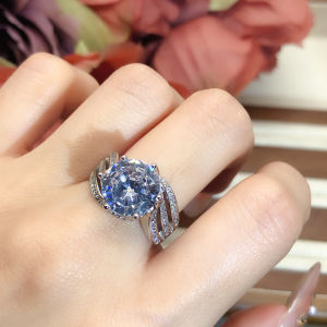 แหวนเพชรเทียมมอซัน 5 กะรัต ประดับเพชรเต็มวงแหวน 6 ขา สไตล์หรูหรา แหวนสามชั้นความรัก เครื่องประดับแฟชั่นสำหรับผู้หญิง