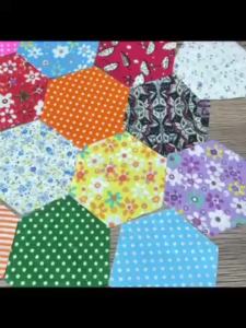 50/100pcs Hexagonal Cotton Patchwork Fabric Random Colors LowDensity Fabric Used Sewing And Quilting Material For Handicrafts Fa