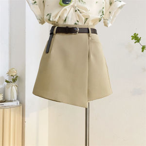 กางเกงกระโปรงทรงเอสีกรมท่าสำหรับผู้หญิง ฤดูร้อนปี 2024 ทรงไม่สมมาตร เอวสูง กางเกงขาสั้นขากว้าง สายรัดเอว กางเกงขายาวลำลอง สไตล์เกาหลี