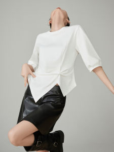 XIAODADEHUA | Irregular Wrinkle Waist Cinching Five-Sleeve T-Shirt