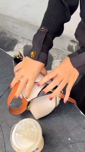 Gamis Wanita Elegan Import - Bahan Jet Black Emboss & Madam Anti UV