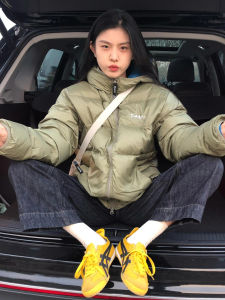 American Retro Womens Cotton Jacket 2025 Winter New Thickened Warm Hooded Bread Style Loose Versatile Cotton Coat