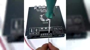 ZK-HT21 Bluetooth Digital Power Amplifier 2.1 channel TDA7498E Subwoofer Nada Tinggi Dan Rendah 160W * 2 + 220W Amplifier Bluetooth