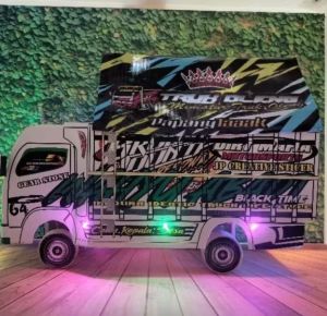 PROMOO MAINAN ANAK TRUK OLENG KAYU WAHYU ABADI putih DI LENGKAPI  LAMPU TERPAL DAN REMOTE CONTROL TERLARIS
